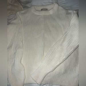 URBAN OUTIFTTERS white sweater